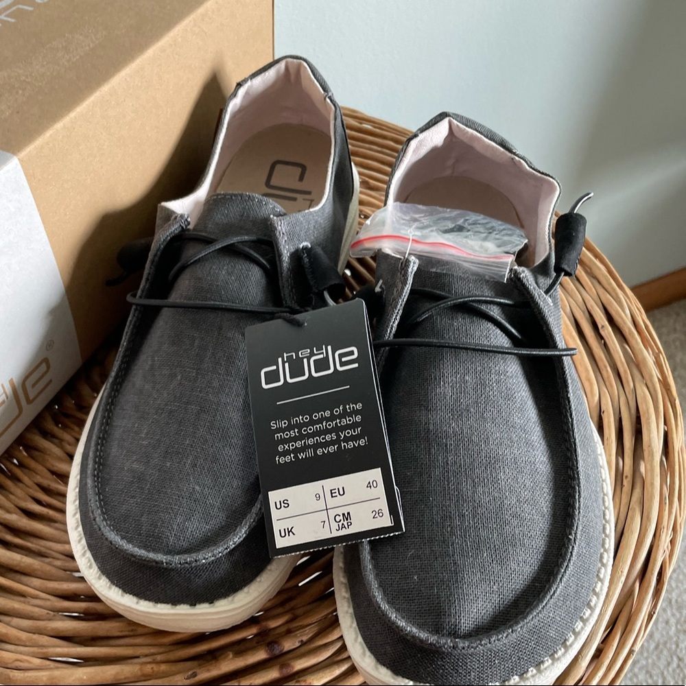 Hey Dude Women's Wendy Shoes - NEW in box size 9 - Off Black